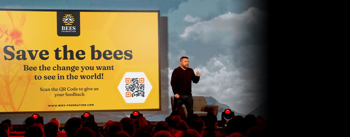 Una pubblicità della ONG fittizia Bees Foundation che motiva il pubblico a scansionare il codice QR.