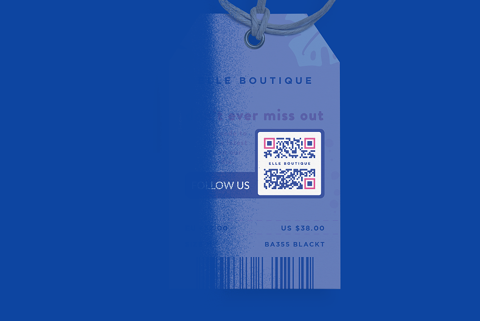 QR Code su un'etichetta di abbigliamento che mostra i canali social su una pagina